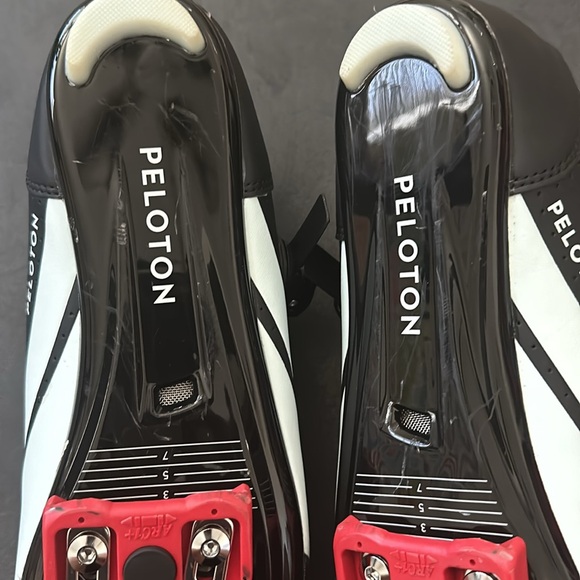 Peloton shoes. Size 45. - Picture 6 of 8